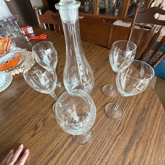 Vintage liquor canister with five glasses, weeping, tulip design - Picture 2 of 5